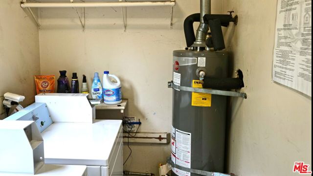 1105 W Clark Avenue, Burbank CA: https://media.crmls.org/mediaz/f52e637f-9918-4283-b91d-74c264d3490b.jpg