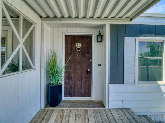 51555 Monroe St. #18, Indio CA: https://media.crmls.org/mediaz/f52f6dc8-d1f7-4f61-ac8b-f587ffd6c5b4.jpg