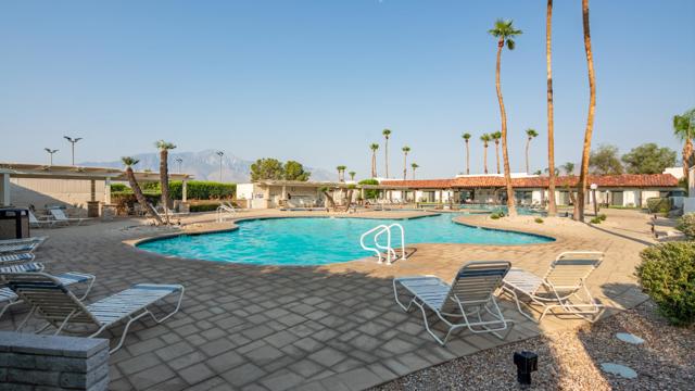 8796 Clubhouse Boulevard, Desert Hot Springs CA: https://media.crmls.org/mediaz/f53089c7-b415-45c6-a7c7-173bcc63389e.jpg