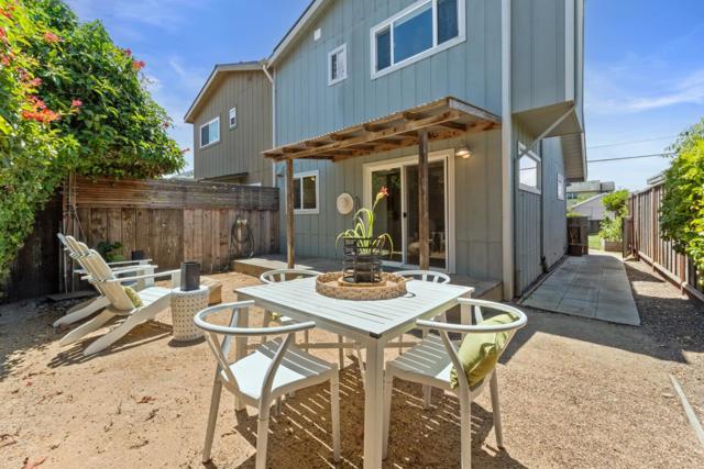 260 Walk Circle, Santa Cruz CA: https://media.crmls.org/mediaz/f530ef1a-68d6-4ece-bfbe-8c22eb2d28bf.jpg