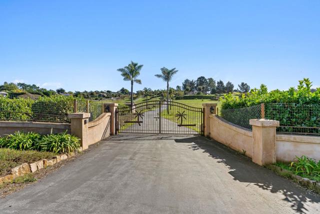 69 Crest Drive, La Selva Beach CA: https://media.crmls.org/mediaz/f5312804-d2a7-4708-bcc1-7a3a2d020bfe.jpg