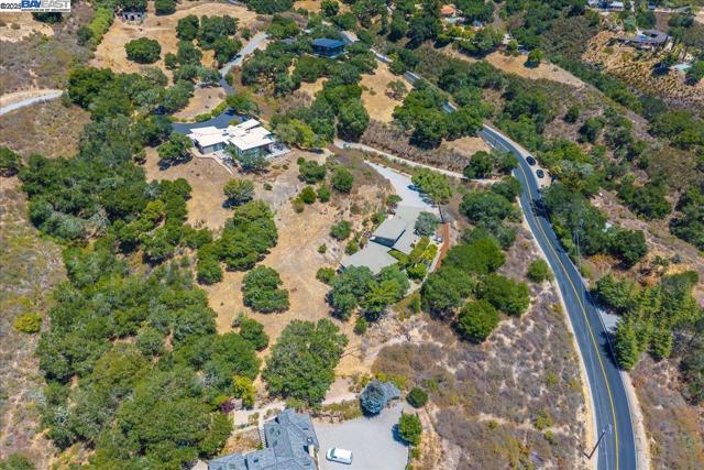 15335 Via Los Tulares, Carmel Valley CA: https://media.crmls.org/mediaz/f53136bb-cecf-4af1-a62a-0576555bb165.jpg