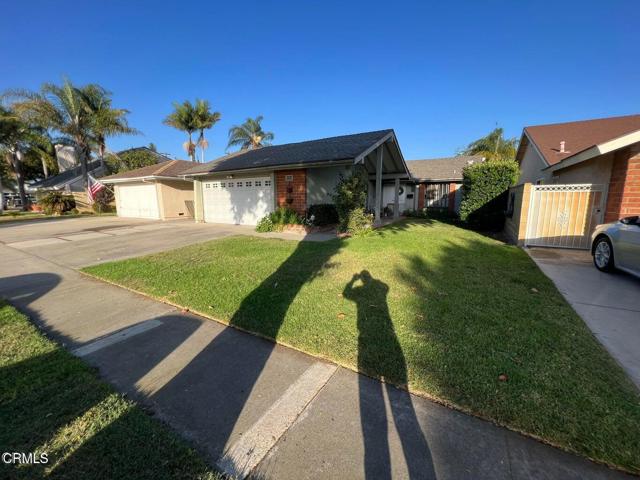 Detail Gallery Image 3 of 19 For 2221 N Eastwood Ave, Santa Ana,  CA 92705 - 3 Beds | 2 Baths