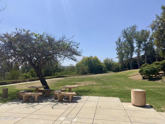 675 Oak Run Trail, Oak Park CA: https://media.crmls.org/mediaz/f531b21a-6636-4b3f-8fac-2b8c66168a12.jpg
