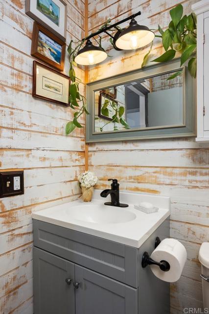 1529 Temple Heights Drive, Oceanside CA: https://media.crmls.org/mediaz/f53289f8-4baa-4290-b24b-d4ee193c5c9c.jpg