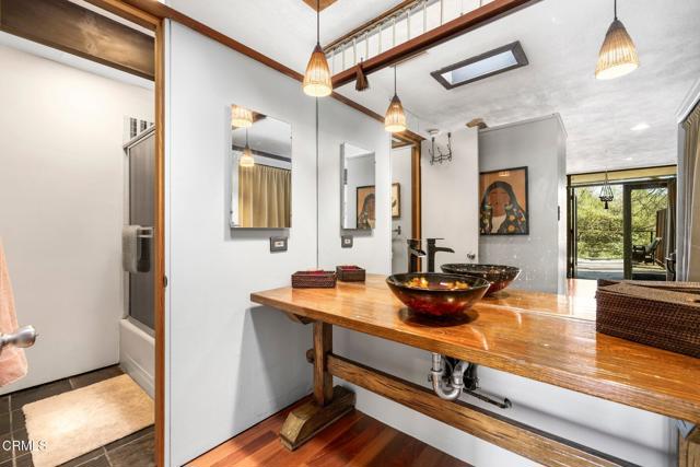4639 El Camino Corto, La Canada Flintridge CA: https://media.crmls.org/mediaz/f532a01c-b5ff-4670-aa7e-e0ceaf67f4e3.jpg