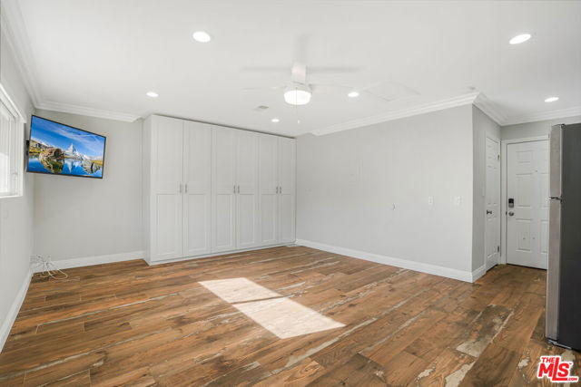 19753 Jeffrey Place, Woodland Hills CA: https://media.crmls.org/mediaz/f5333e47-f8c5-45d9-b3b3-7292b79e81d0.jpg
