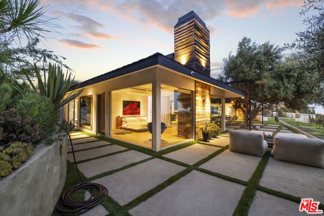 3 Bed Home for Sale in Los Angeles, California