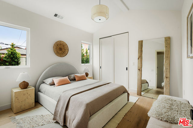 11840 Juniette Street, Culver City CA: https://media.crmls.org/mediaz/f5340495-aafc-4c8c-918e-ccea1ff963a3.jpg