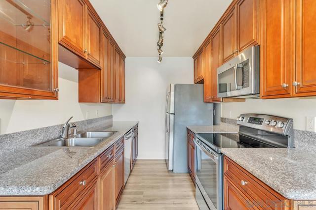 8640 Via Mallorca, La Jolla CA: https://media.crmls.org/mediaz/f5343704-cc21-472f-9181-06d18ba365b5.jpg