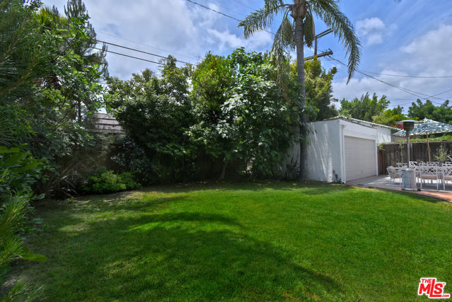10344 Woodbridge Street, Toluca Lake CA: https://media.crmls.org/mediaz/f534df43-6f5c-4b00-ad9c-2f8849d211ef.jpg