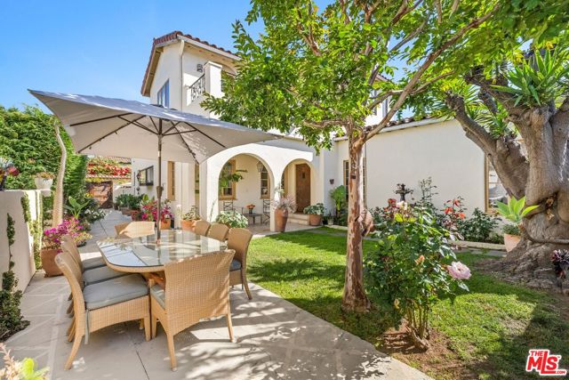 10516 Tennessee Avenue, Los Angeles CA: https://media.crmls.org/mediaz/f535ba89-4d27-4e68-b968-269aeeb95ad6.jpg