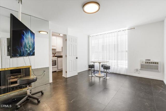 Detail Gallery Image 14 of 27 For 11645 Montana Ave #126,  Los Angeles,  CA 90049 - 1 Beds | 1 Baths