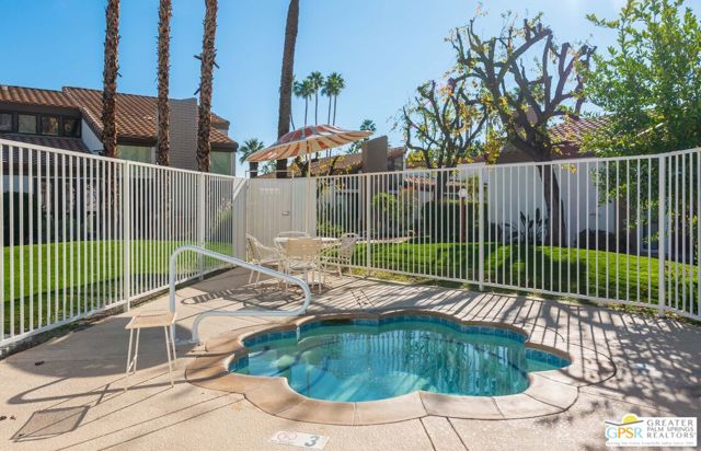 1720 E Camino Parocela, Palm Springs CA: https://media.crmls.org/mediaz/f5360180-c27d-440c-ba64-3d91f4828983.jpg