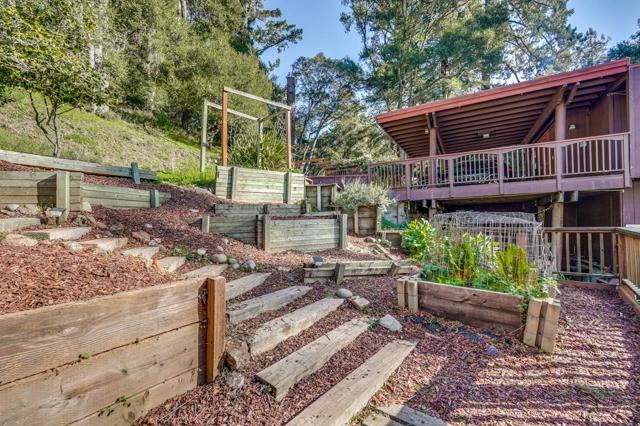 851 Burns Avenue, Aptos CA: https://media.crmls.org/mediaz/f53605ab-8320-4cc5-8301-ba2f4a38baf7.jpg