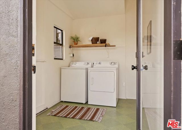 2467 Silver Ridge Avenue, Los Angeles CA: https://media.crmls.org/mediaz/f536073e-0e40-4c46-b9f2-619f1dc69c04.jpg
