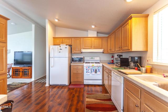 Detail Gallery Image 13 of 34 For 1215 Anchors Way Dr #105,  Ventura,  CA 93001 - 2 Beds | 2 Baths