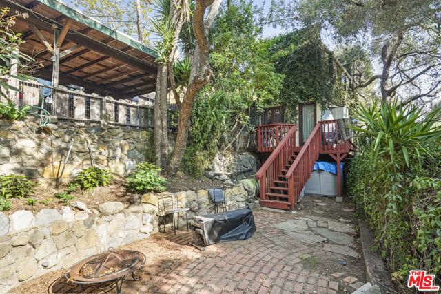 809 Basin Drive, Topanga CA: https://media.crmls.org/mediaz/f536cd65-e287-4840-b394-e138bf2375a6.jpg