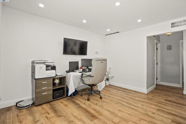 963 Getoun Dr, Concord CA: https://media.crmls.org/mediaz/f536cf32-8546-462c-8bec-cab00ef38d9d.jpg