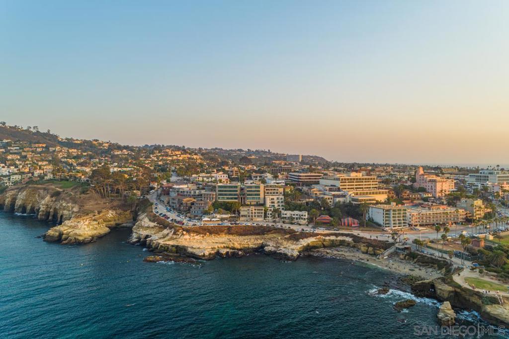 MLS #250035004SD image #30