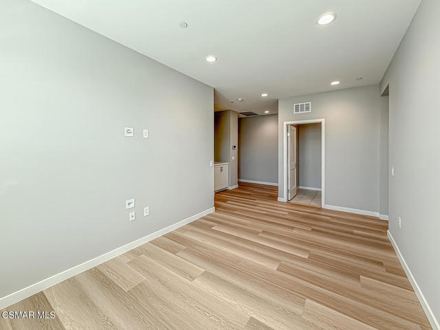 1953 Cottage Drive, Simi Valley CA: https://media.crmls.org/mediaz/f537c37b-1468-47c9-9b8c-ac39607b3a5d.jpg