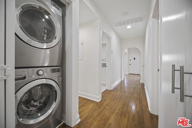 1148 S Stanley Avenue, Los Angeles CA: https://media.crmls.org/mediaz/f5380b37-86f4-4eb4-82af-c99caaac15c6.jpg