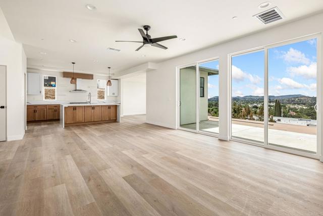 Detail Gallery Image 6 of 37 For 1535 Mount Glen, Escondido,  CA 92025 - 5 Beds | 4/1 Baths
