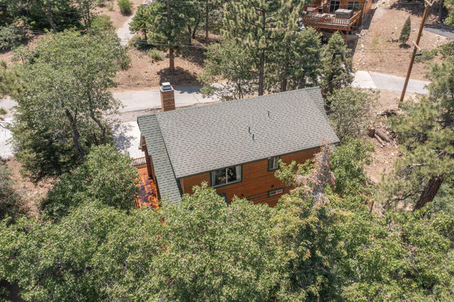 1307 Pigeon Road, Big Bear CA: https://media.crmls.org/mediaz/f538b444-5a34-459f-86dd-41aeba34f56d.jpg