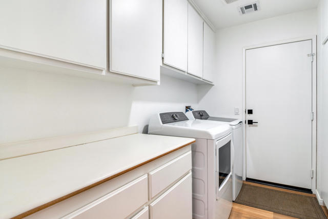 48245 Calle Floristas, La Quinta CA: https://media.crmls.org/mediaz/f53919da-6a86-4836-b243-3bf79b2bfe99.jpg