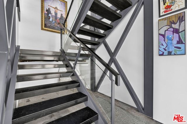 2120 Narcissus Court photo 16
