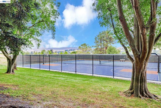 47 Summer Hill Court, Danville CA: https://media.crmls.org/mediaz/f539eda5-9ab6-40b0-90d5-71c8d6614879.jpg