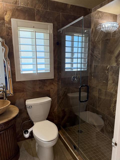 Detail Gallery Image 8 of 12 For 12128 via Antigua, El Cajon,  CA 92019 - 4 Beds | 3 Baths