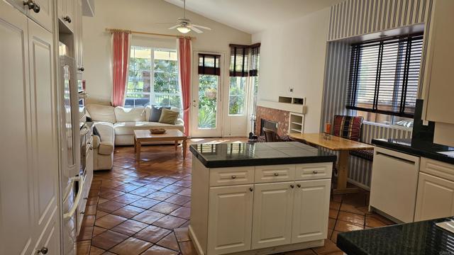 Detail Gallery Image 4 of 24 For 5365 Caminito Exquisito, San Diego,  CA 92130 - 4 Beds | 3 Baths