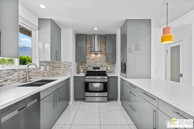 3121 E Ventura Road, Palm Springs CA: https://media.crmls.org/mediaz/f53b973c-d278-4784-a0e8-fa62a40e25f6.jpg