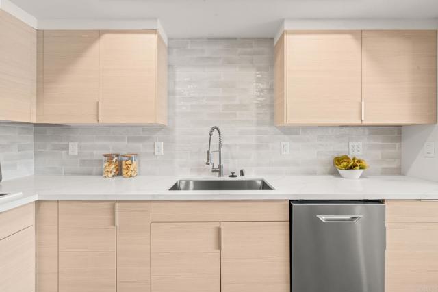 Detail Gallery Image 18 of 52 For 90 Montego Ct, Coronado,  CA 92118 - 2 Beds | 2/1 Baths