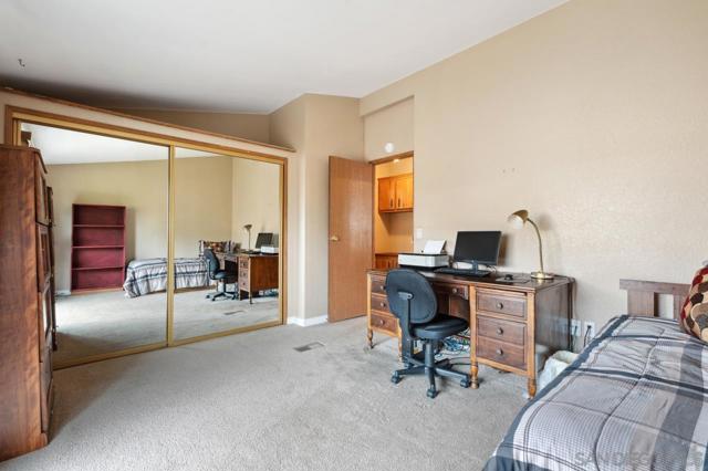 1831 Nova Gln, Escondido CA: https://media.crmls.org/mediaz/f53bc868-3db2-4120-9bc3-bc7e5d763899.jpg