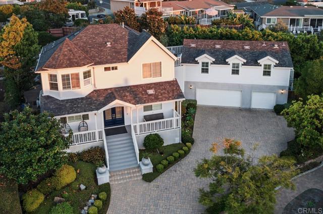 Detail Gallery Image 2 of 45 For 3736 Donna Ct, Carlsbad,  CA 92008 - 5 Beds | 4 Baths