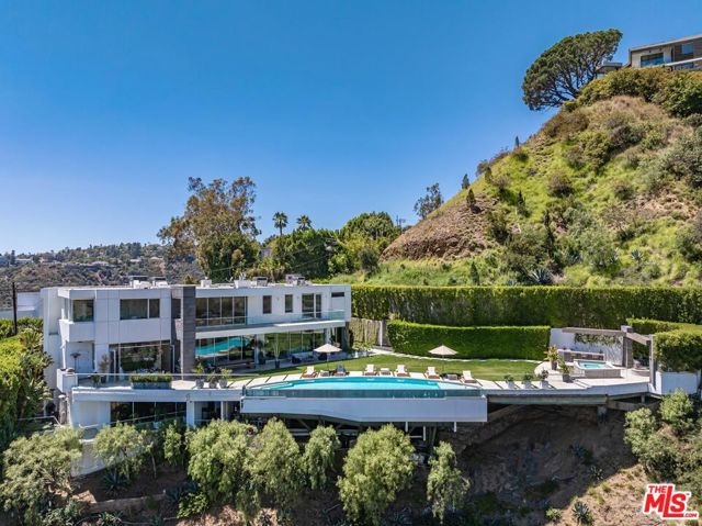 1740 Bel Air Road, Los Angeles CA: https://media.crmls.org/mediaz/f53c8799-5ff5-4cd5-b835-7b27e0ac0324.jpg