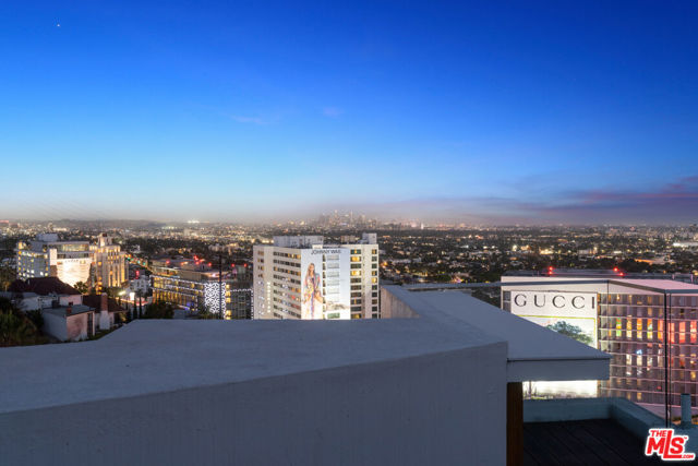 1377 Miller Place, Los Angeles CA: https://media.crmls.org/mediaz/f53d0fb3-5303-4215-8ed6-5965253d4152.jpg