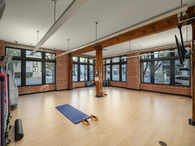 500 W Harbor Dr, San Diego CA: https://media.crmls.org/mediaz/f53d3ab4-8574-4810-8b64-6e20a3323685.jpg