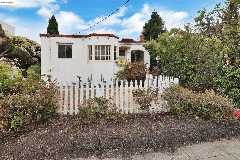 536 Pomona Ave