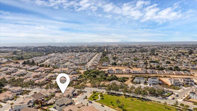 586 Braden Way, Marina CA: https://media.crmls.org/mediaz/f53d91e2-1632-4e5f-a229-46a803b4dd37.jpg