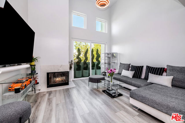 4326 Babcock Avenue, Studio City CA: https://media.crmls.org/mediaz/f53dad6b-aed4-4be9-82c0-5bcd620523ab.jpg