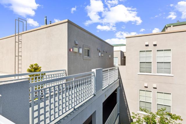 3901 Lick Mill Boulevard, Santa Clara CA: https://media.crmls.org/mediaz/f53e2098-5afc-4f81-89d4-8ba105ce85df.jpg