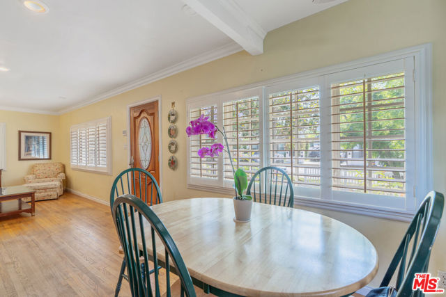 4436 Stansbury Avenue, Sherman Oaks CA: https://media.crmls.org/mediaz/f53f3a11-6152-46e4-b25f-5de4ad0e3a53.jpg