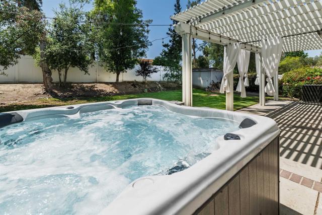 42059 Avenida Vista Ladera, Temecula CA: https://media.crmls.org/mediaz/f53f772c-f5c5-4cb1-94bb-ba984c957cd2.jpg