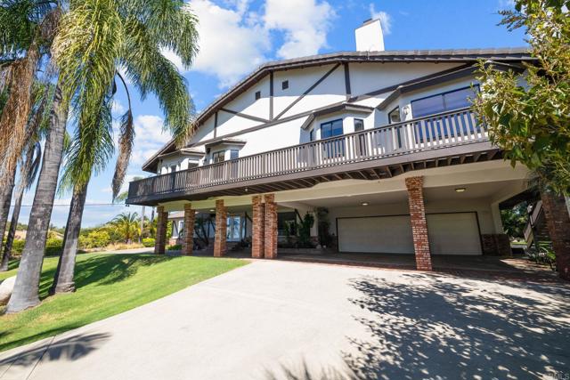 31121 Stardust Ln, Valley Center CA: https://media.crmls.org/mediaz/f53faba4-3281-454c-a62b-4bdeea650c2f.jpg