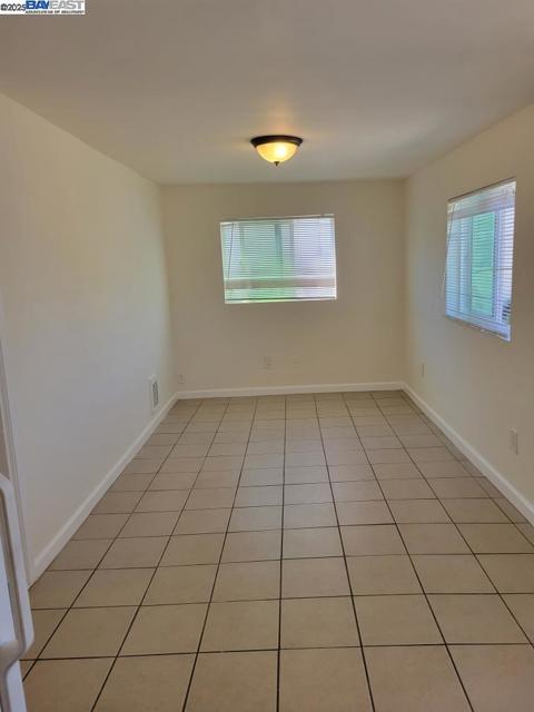 1112 Adason Dr, San Leandro CA: https://media.crmls.org/mediaz/f53ff67e-1dd1-41f9-9a27-ecfa8af178f0.jpg