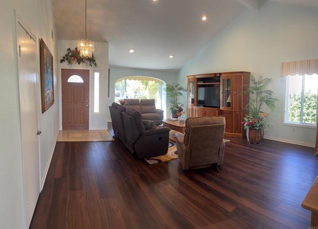 Detail Gallery Image 2 of 23 For 2616 El Aguila Ln, Carlsbad,  CA 92009 - 4 Beds | 2 Baths