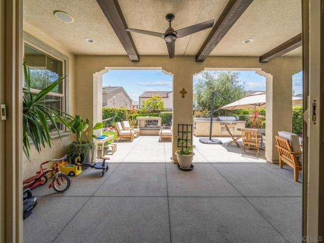 916 Camino Aldea, Chula Vista CA: https://media.crmls.org/mediaz/f541cf17-8ff8-4d41-83b0-7a18a2702572.jpg
